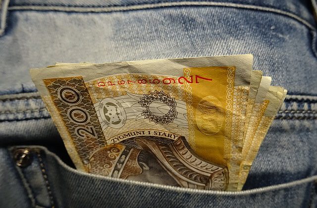 Oferuje pożyczki z własnej kieszeni tylko prywatne